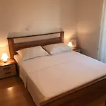 Veliko Brdo شقة