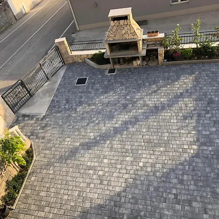 Veliko Brdo ماكارسكا